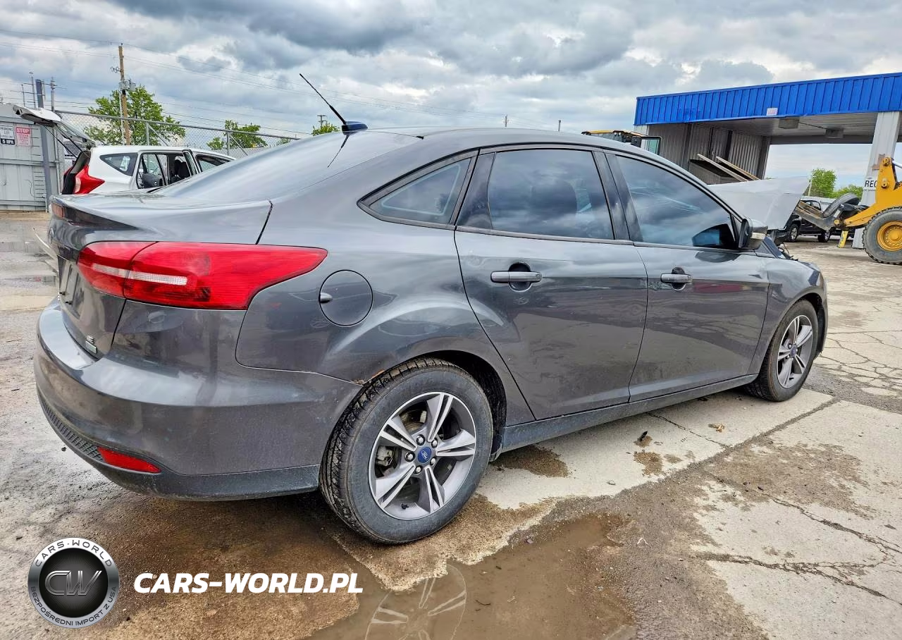 2017 Ford Focus Se VIN:1FADP3FE0HL314345 - 3