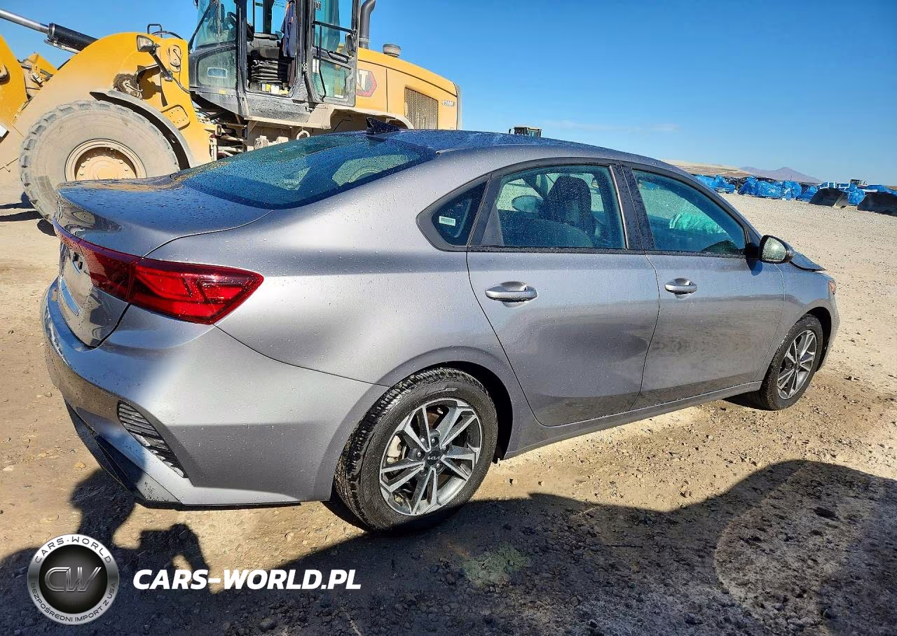 2024 Kia Forte Lxs VIN:3KPF24AD1RE789163 - 3