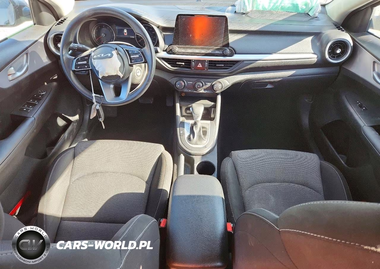 2024 Kia Forte Lxs VIN:3KPF24AD1RE789163 - 8