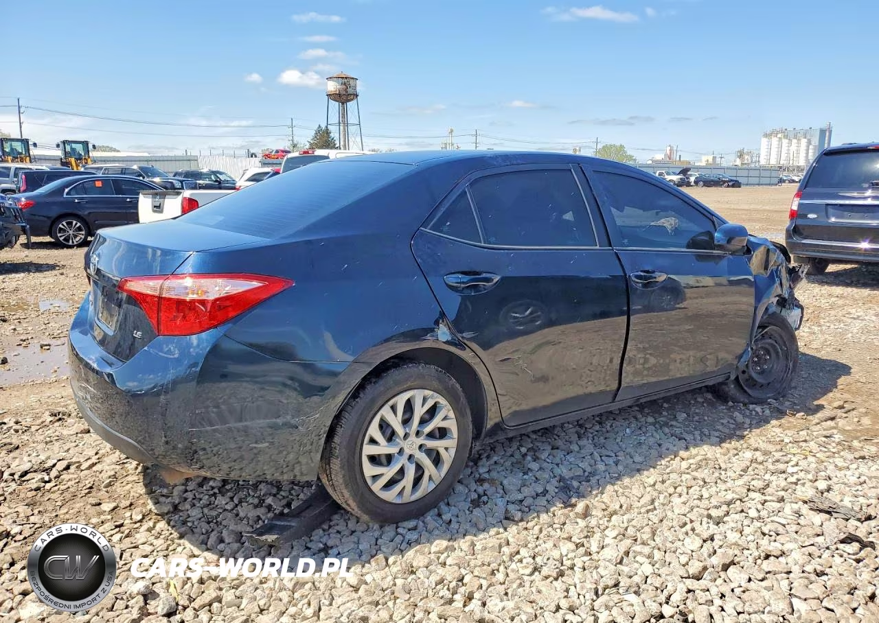 2017 Toyota Corolla Le VIN:2T1BURHE3HC850319 - 3
