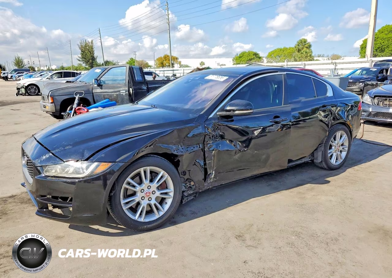 2017 Jaguar Xe Premium