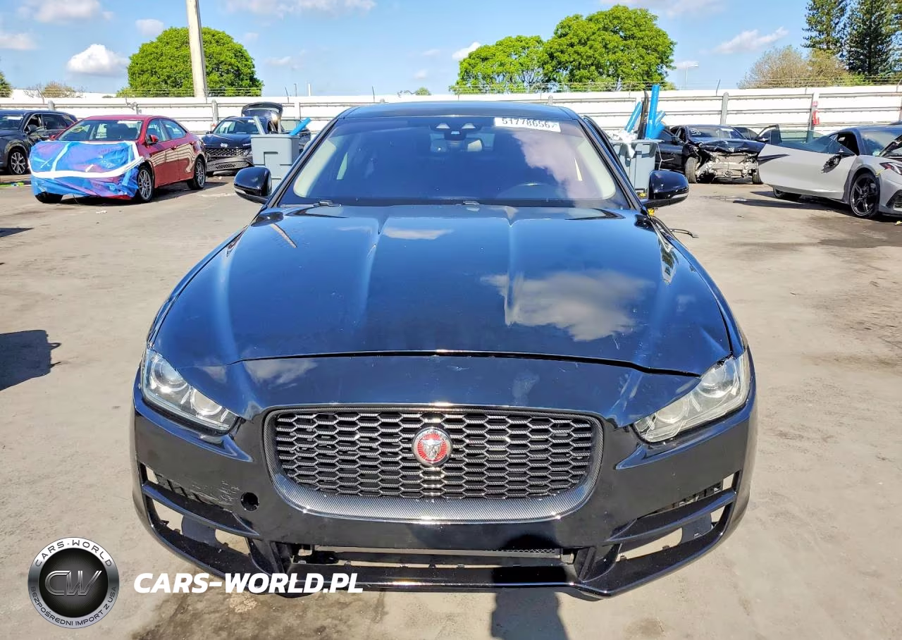 2017 Jaguar Xe Premium VIN:SAJAD4BG8HA969112 - 5