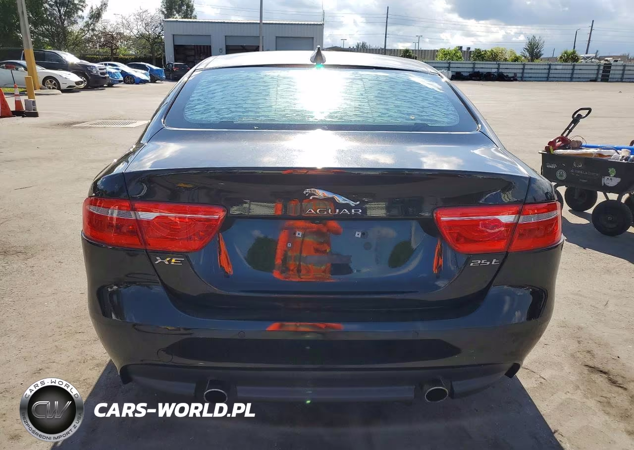 2017 Jaguar Xe Premium VIN:SAJAD4BG8HA969112 - 6