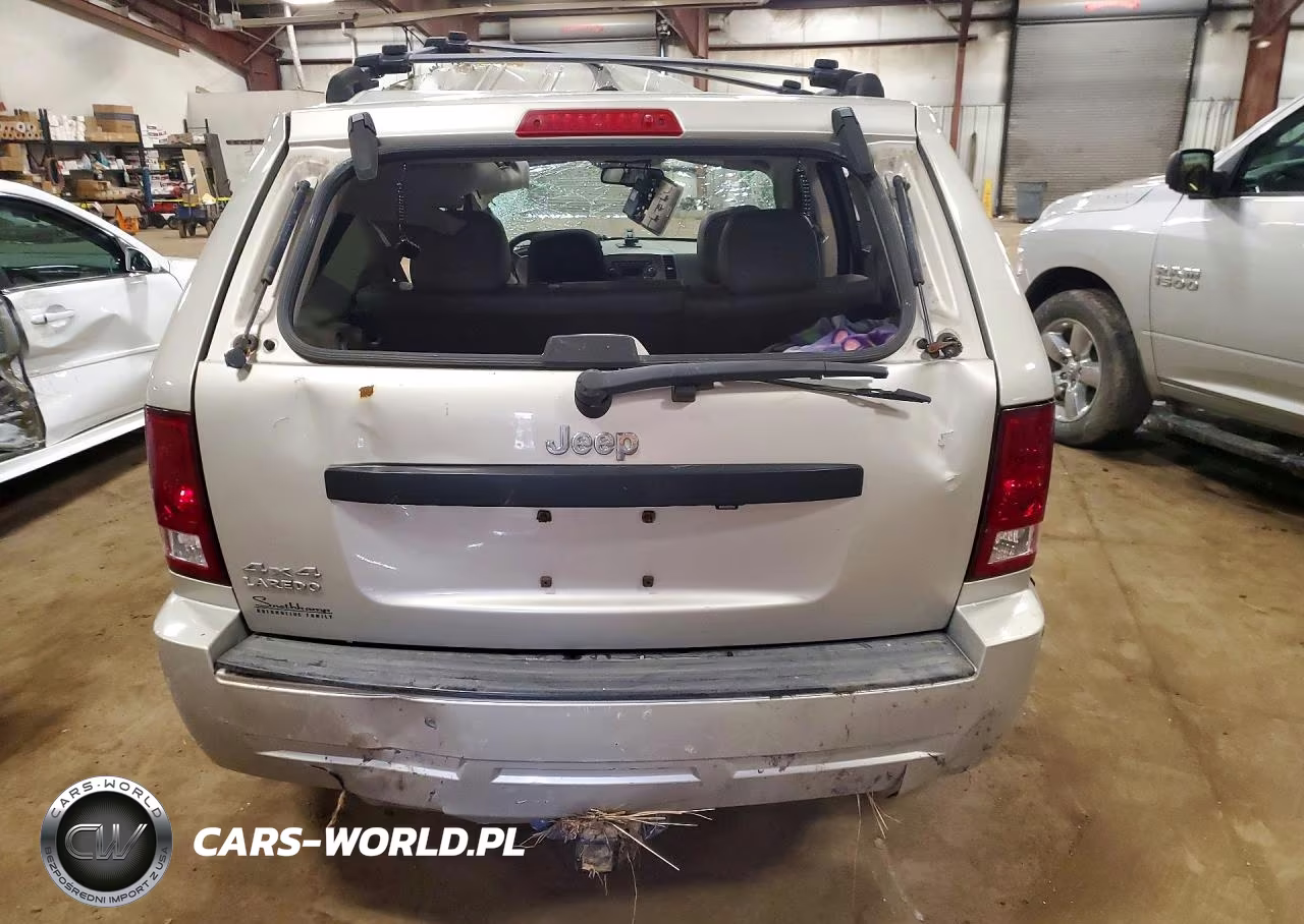 2007 Jeep Grand Cherokee Laredo VIN:1J8GR48K27C652329 - 6