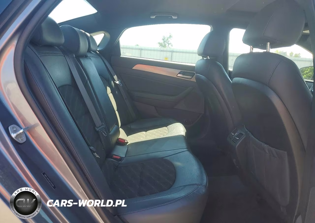 2018 Hyundai Sonata Sport+ VIN:5NPE34AF6JH704585 - 10