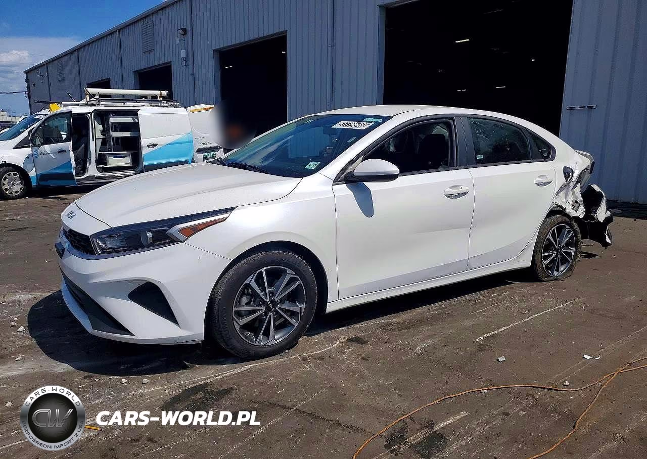 2024 Kia Forte Lxs – zdjęcie 1 z 13