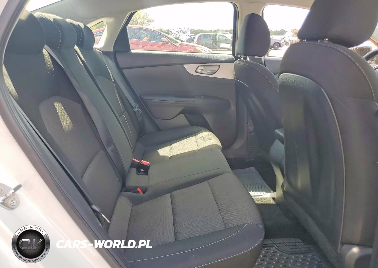 2024 Kia Forte Lxs VIN:3KPF24AD8RE762915 - 10
