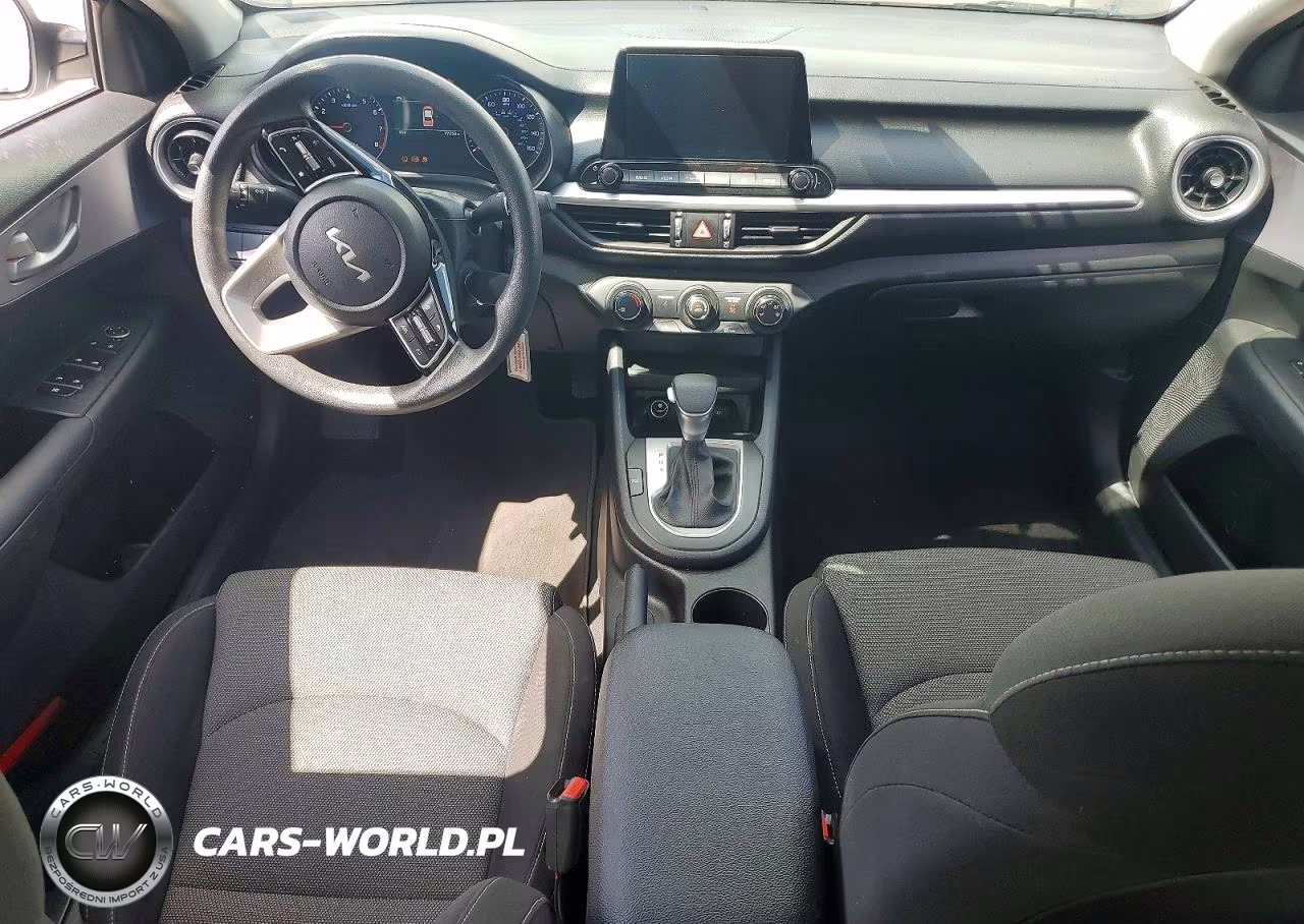 2024 Kia Forte Lxs VIN:3KPF24AD8RE762915 - 8