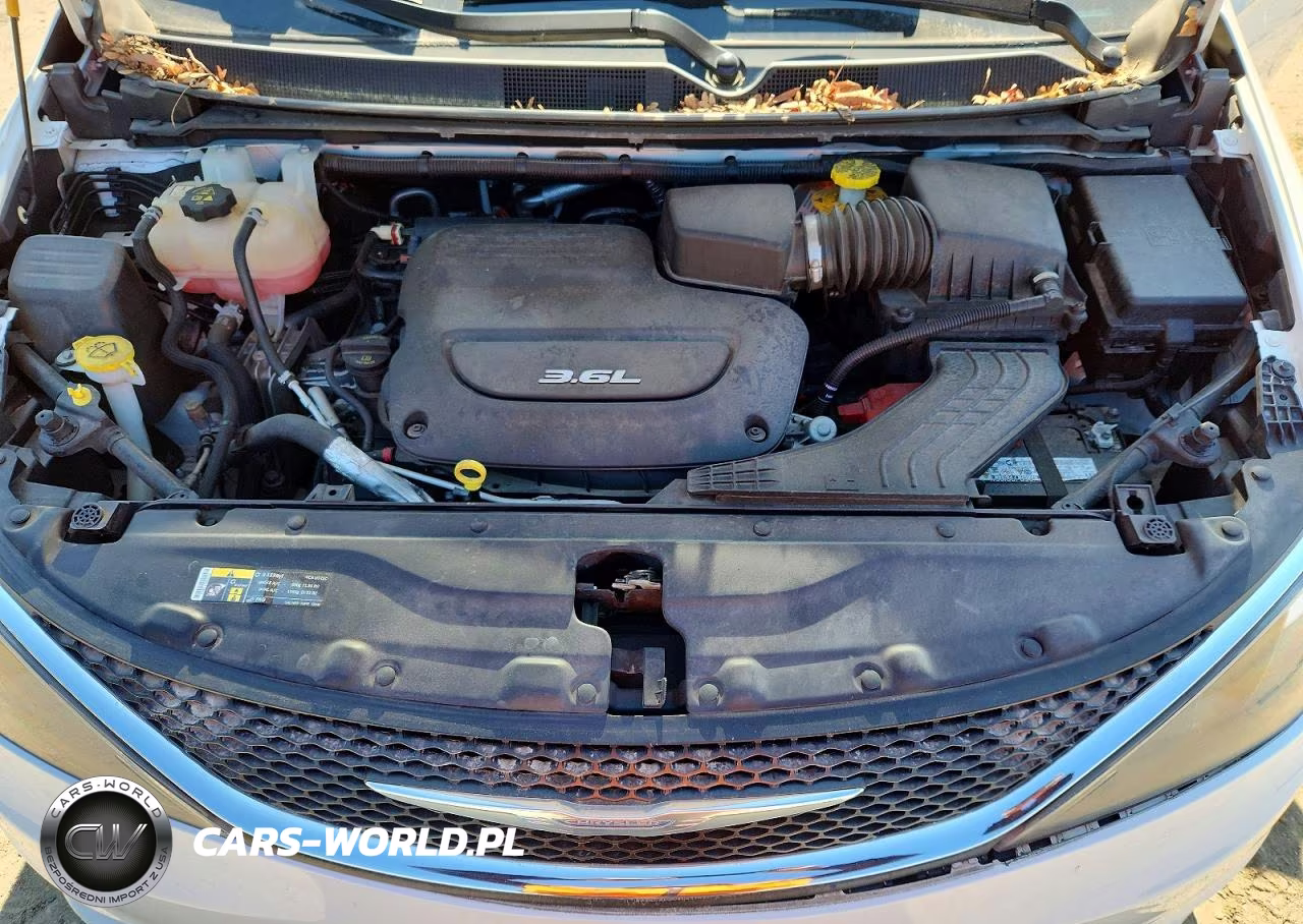 2017 Chrysler Pacifica Touring VIN:2C4RC1DG4HR520148 - 12