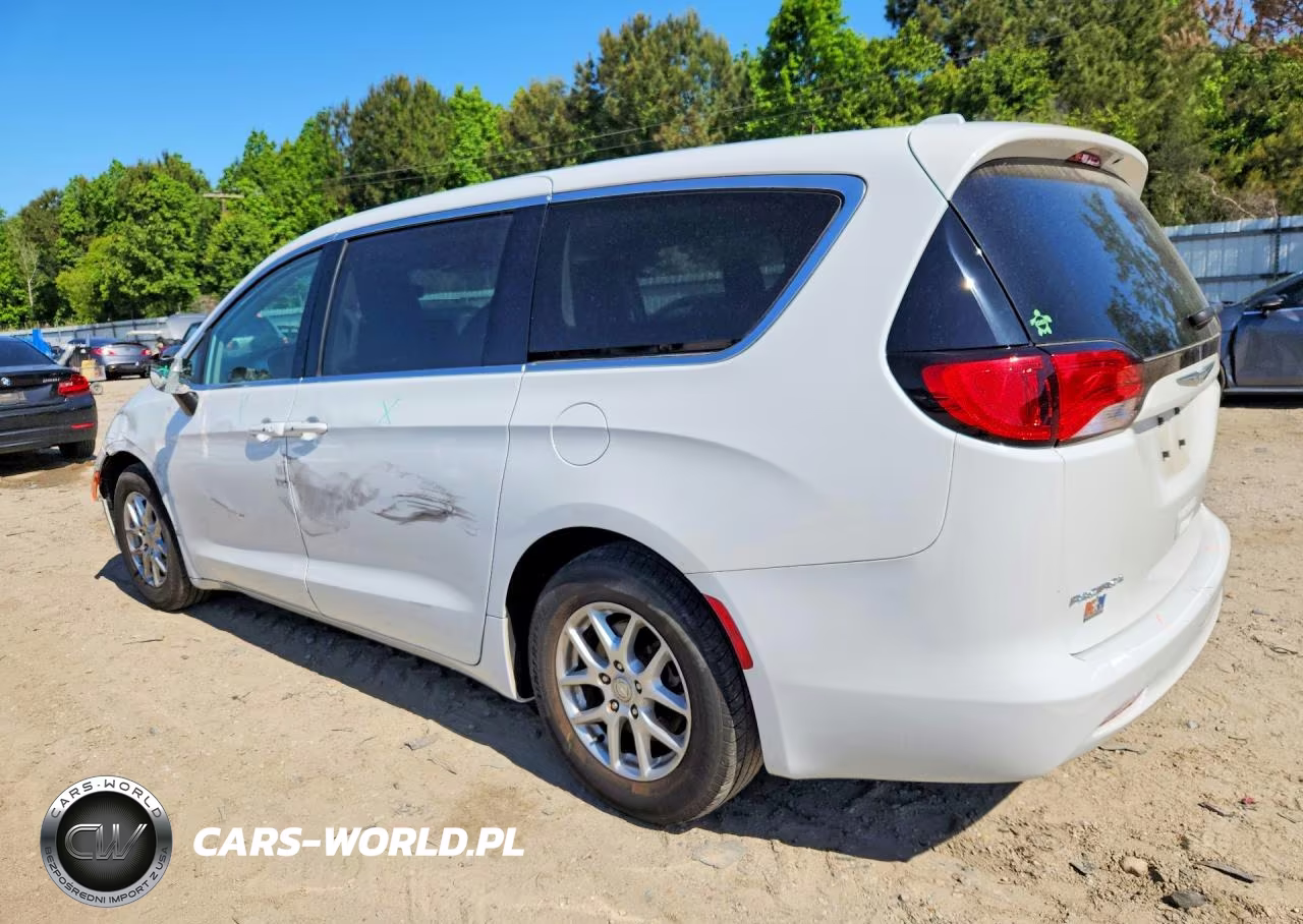 2017 Chrysler Pacifica Touring VIN:2C4RC1DG4HR520148 - 2