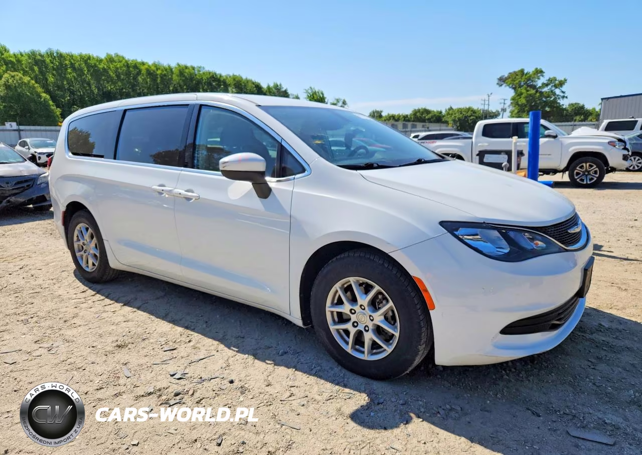 2017 Chrysler Pacifica Touring VIN:2C4RC1DG4HR520148 - 4