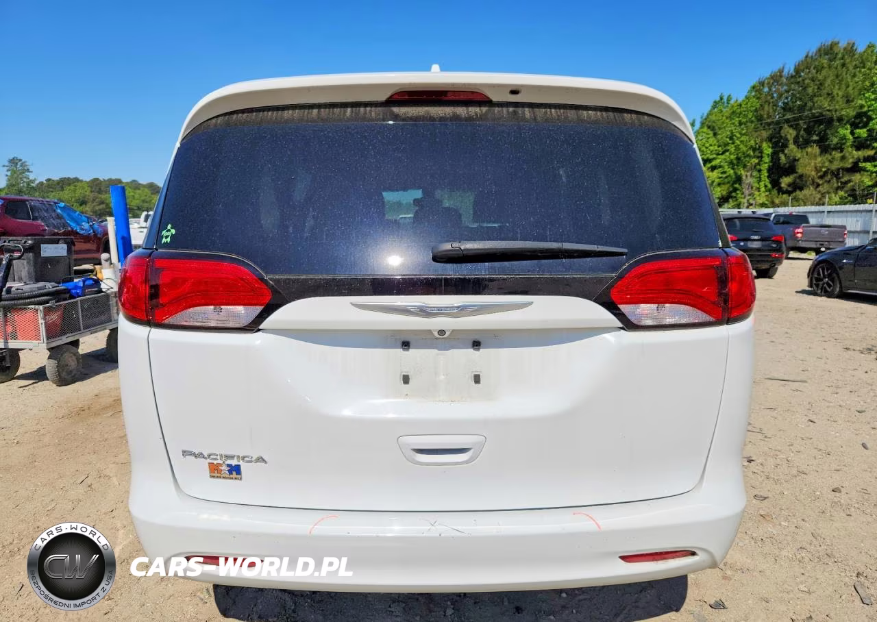 2017 Chrysler Pacifica Touring VIN:2C4RC1DG4HR520148 - 6