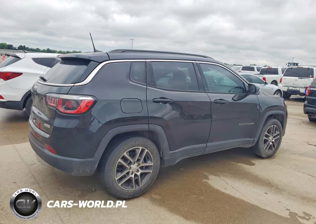 2019 Jeep Compass Latitude VIN:3C4NJCBB8KT832128 - 3