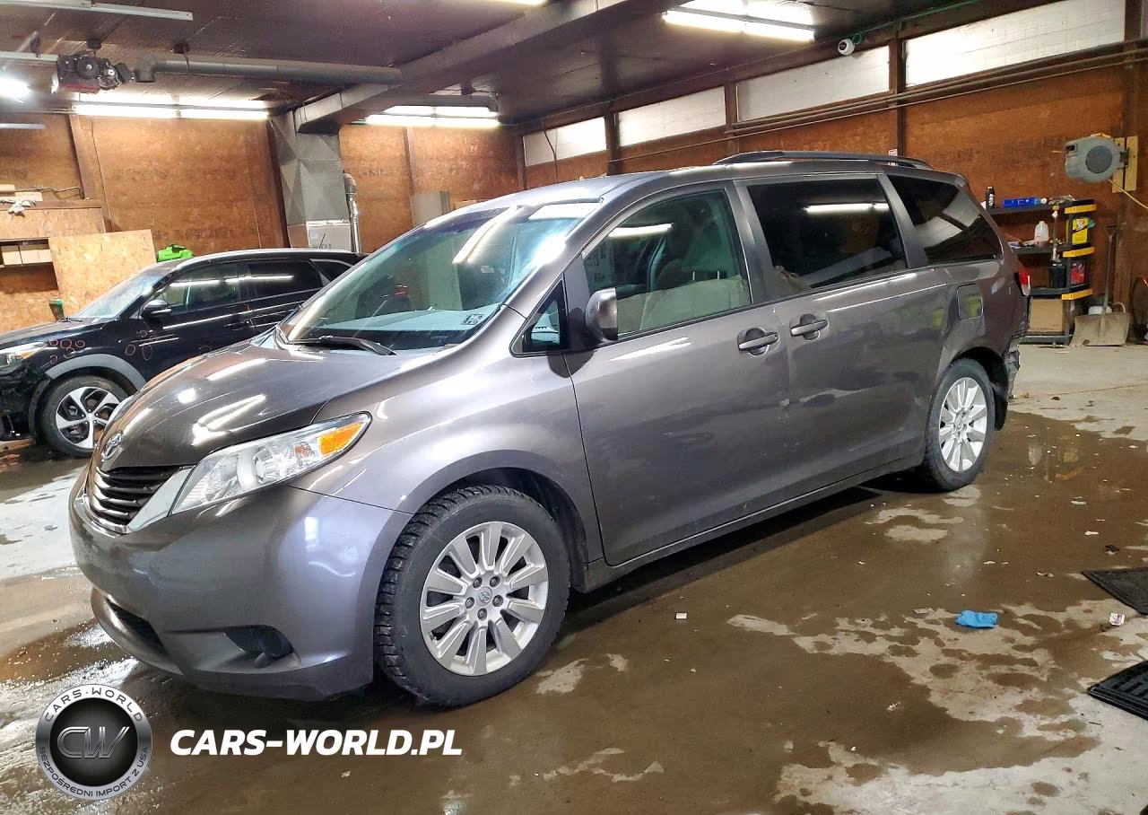 2014 Toyota Sienna Le