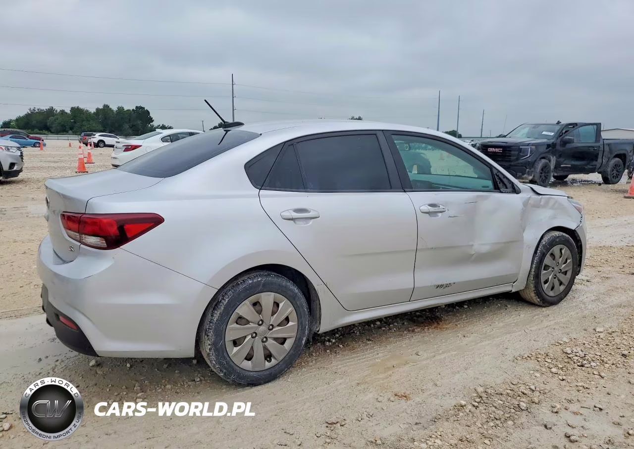 2018 Kia Rio S VIN:3KPA24ABXJE075917 - 3