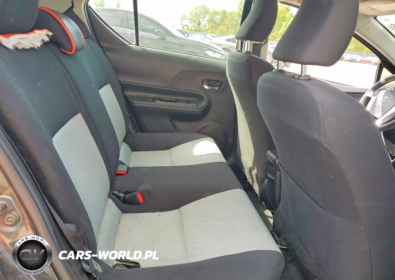 2017 Toyota Prius C Two VIN:JTDKDTB37H1591844 - 10