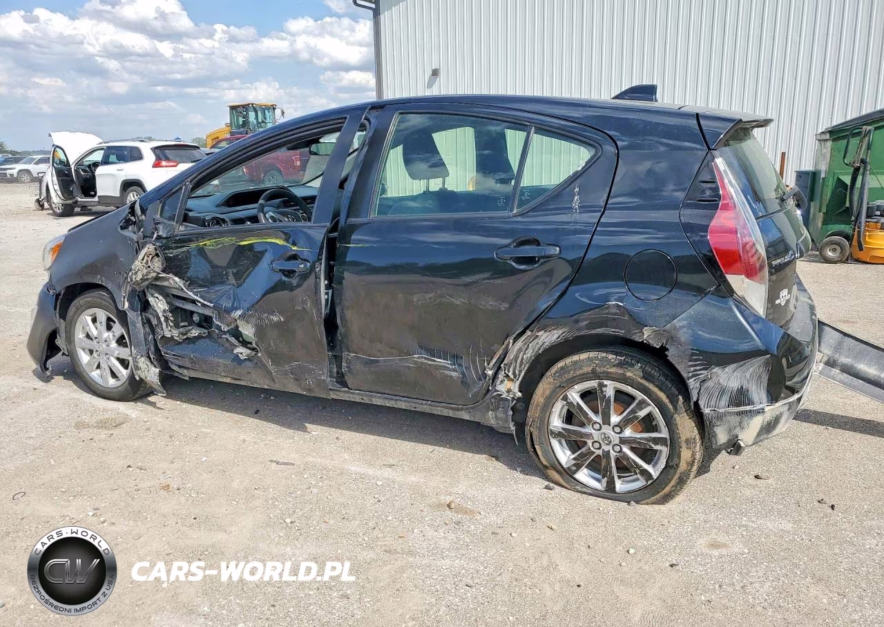 2017 Toyota Prius C Two VIN:JTDKDTB37H1591844 - 2