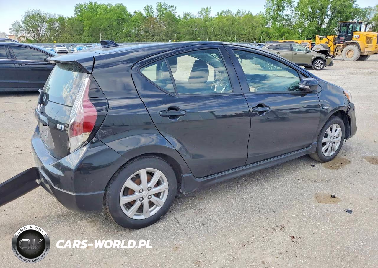 2017 Toyota Prius C Two VIN:JTDKDTB37H1591844 - 3