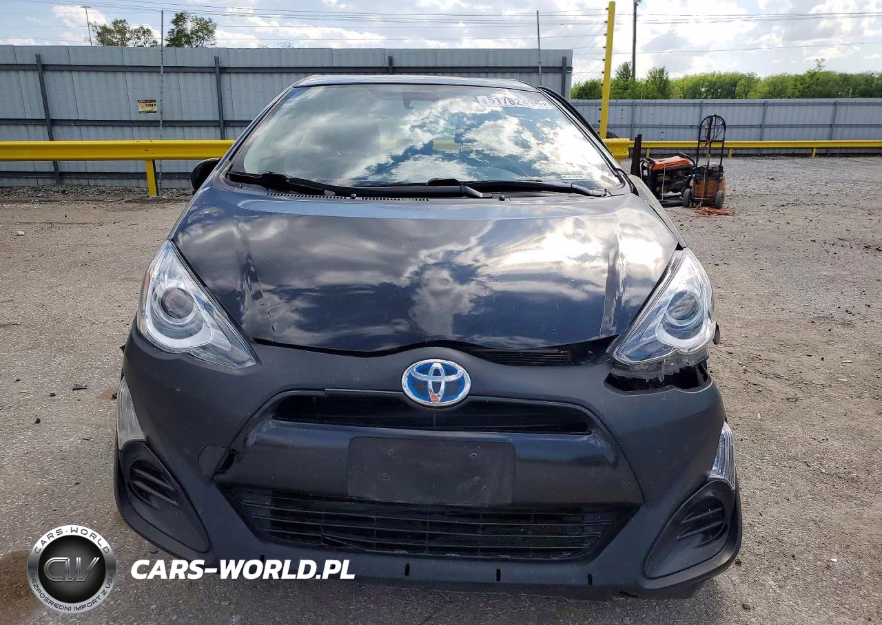 2017 Toyota Prius C Two VIN:JTDKDTB37H1591844 - 5