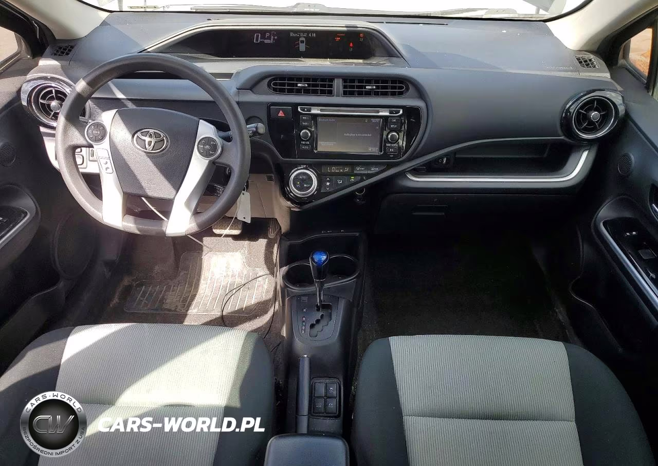 2017 Toyota Prius C Two VIN:JTDKDTB37H1591844 - 8