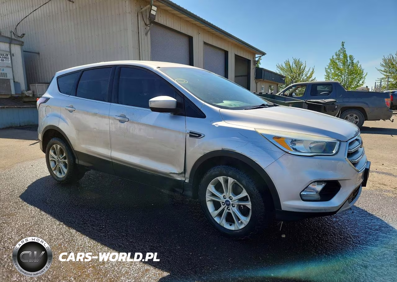 2017 Ford Escape Se VIN:1FMCU9GD2HUC38821 - 4