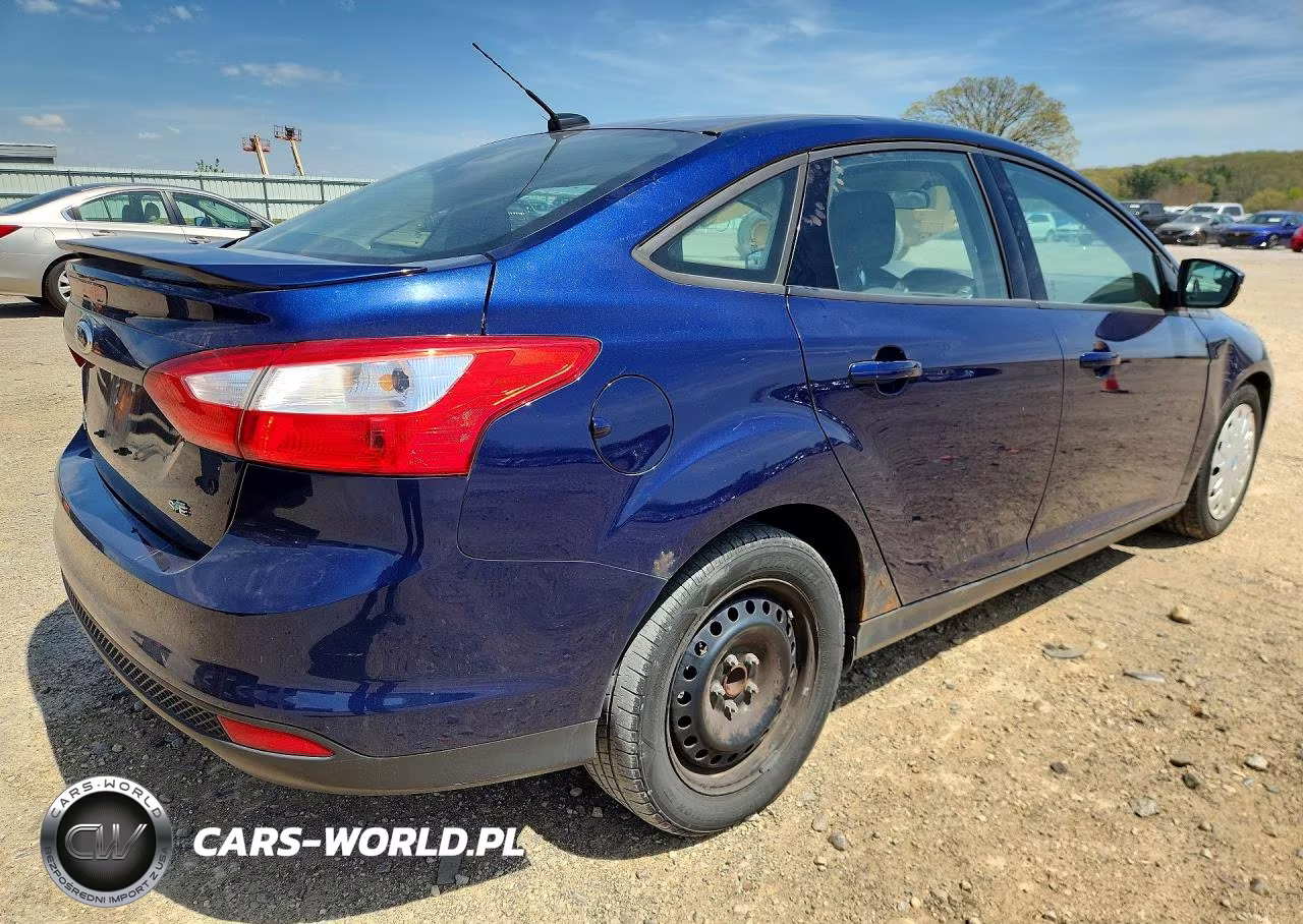 2012 Ford Focus Se VIN:1FAHP3F25CL128154 - 3
