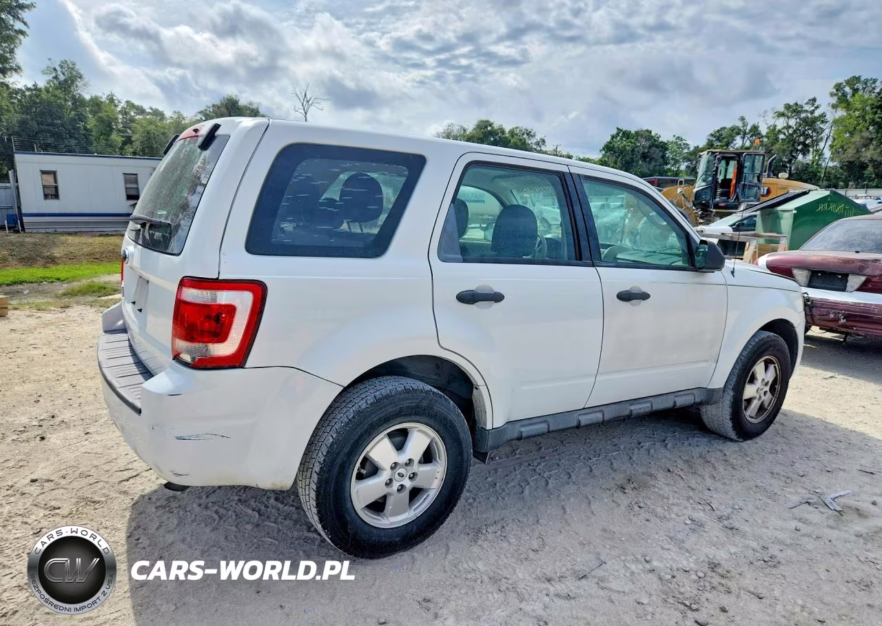 2012 Ford Escape Xls VIN:1FMCU0C75CKA77377 - 3