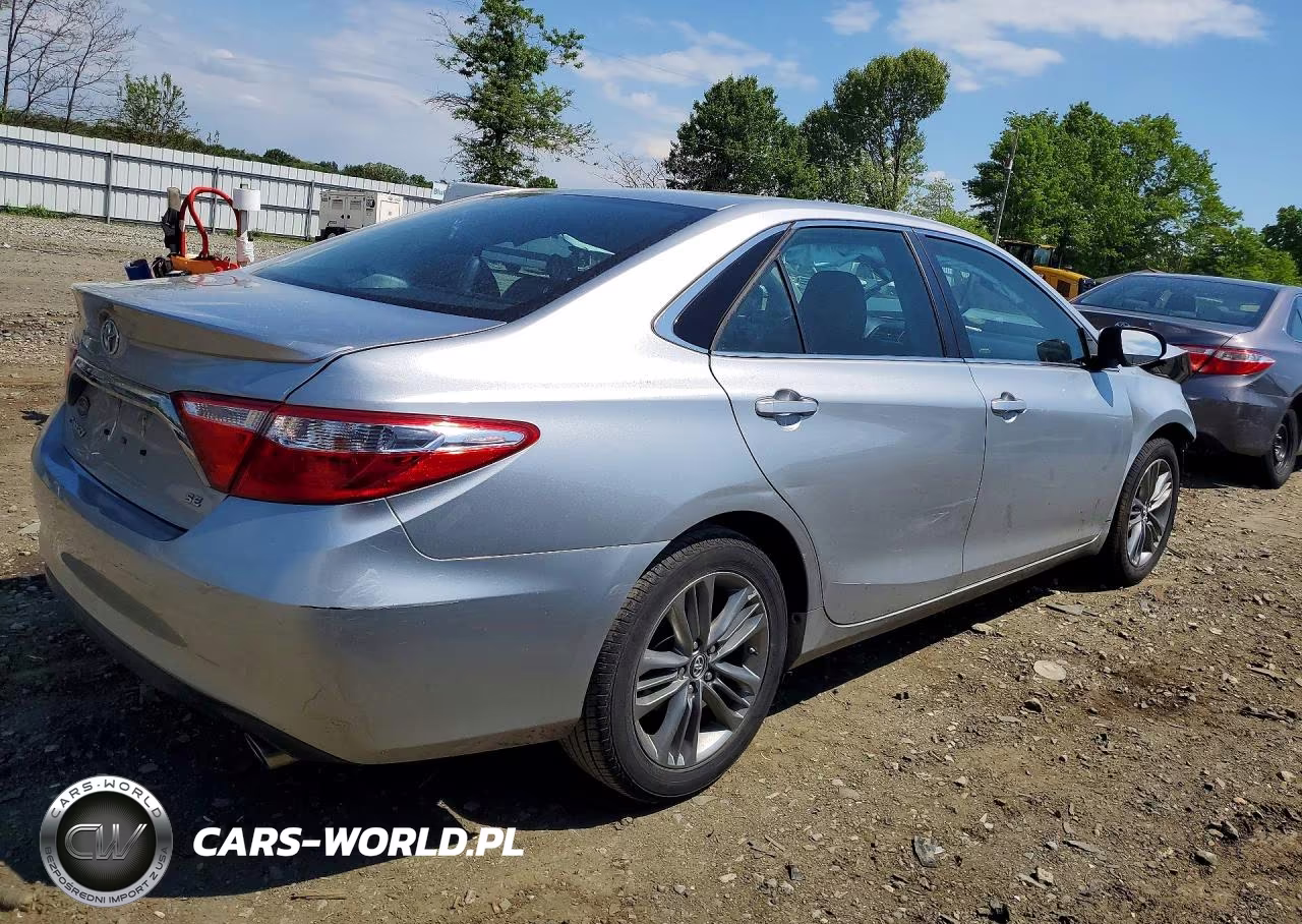 2017 Toyota Camry Se VIN:4T1BF1FK6HU690715 - 3