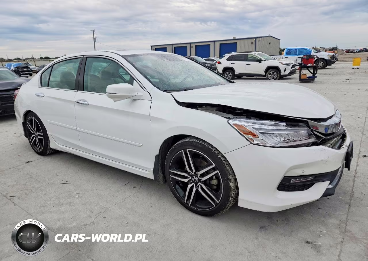 2016 Honda Accord Touring VIN:1HGCR3F93GA013289 - 4