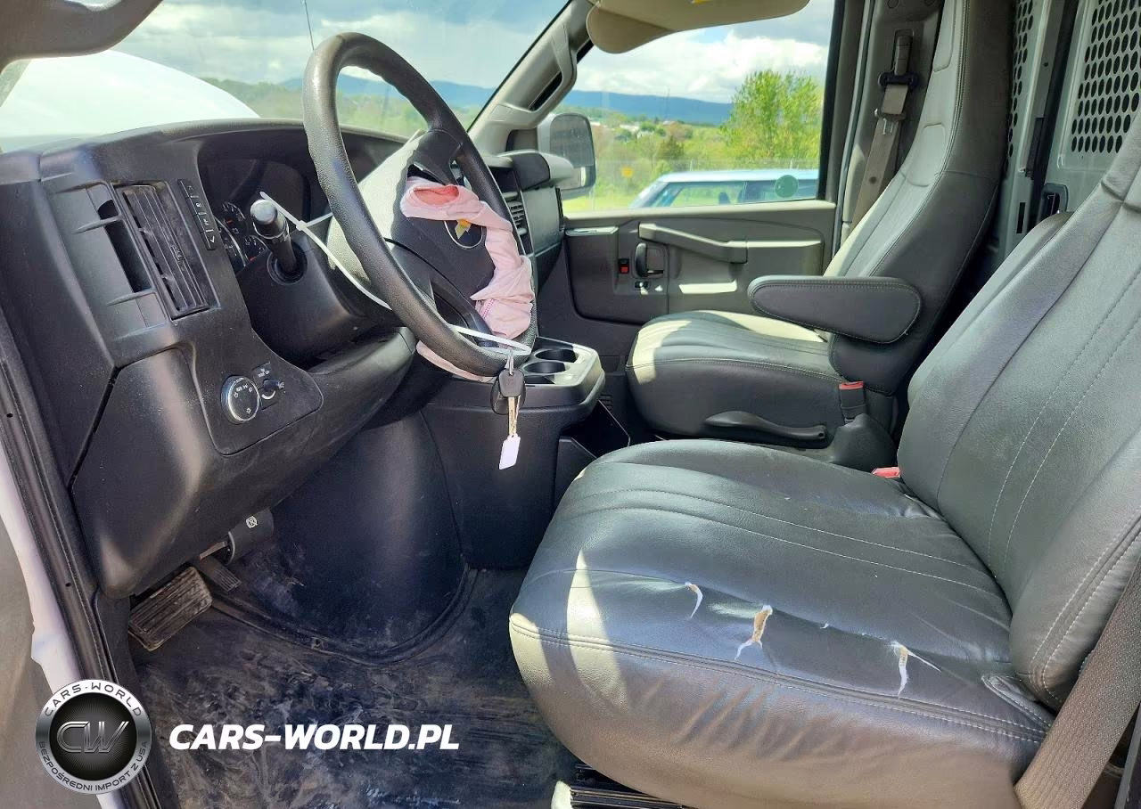2017 Chevrolet Express G2500 VIN:1GCWGAFF0H1118451 - 7