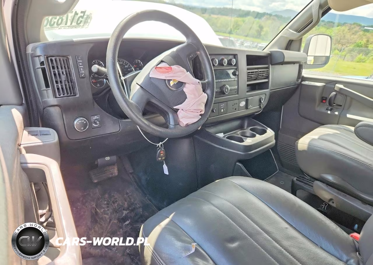 2017 Chevrolet Express G2500 VIN:1GCWGAFF0H1118451 - 8