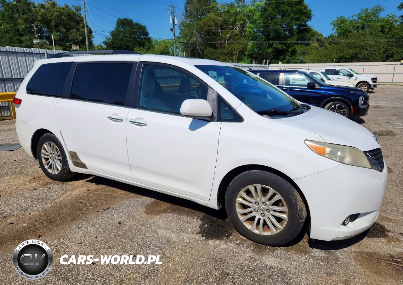 2011 Toyota Sienna VIN:5TDYK3DC9BS149655 - 4