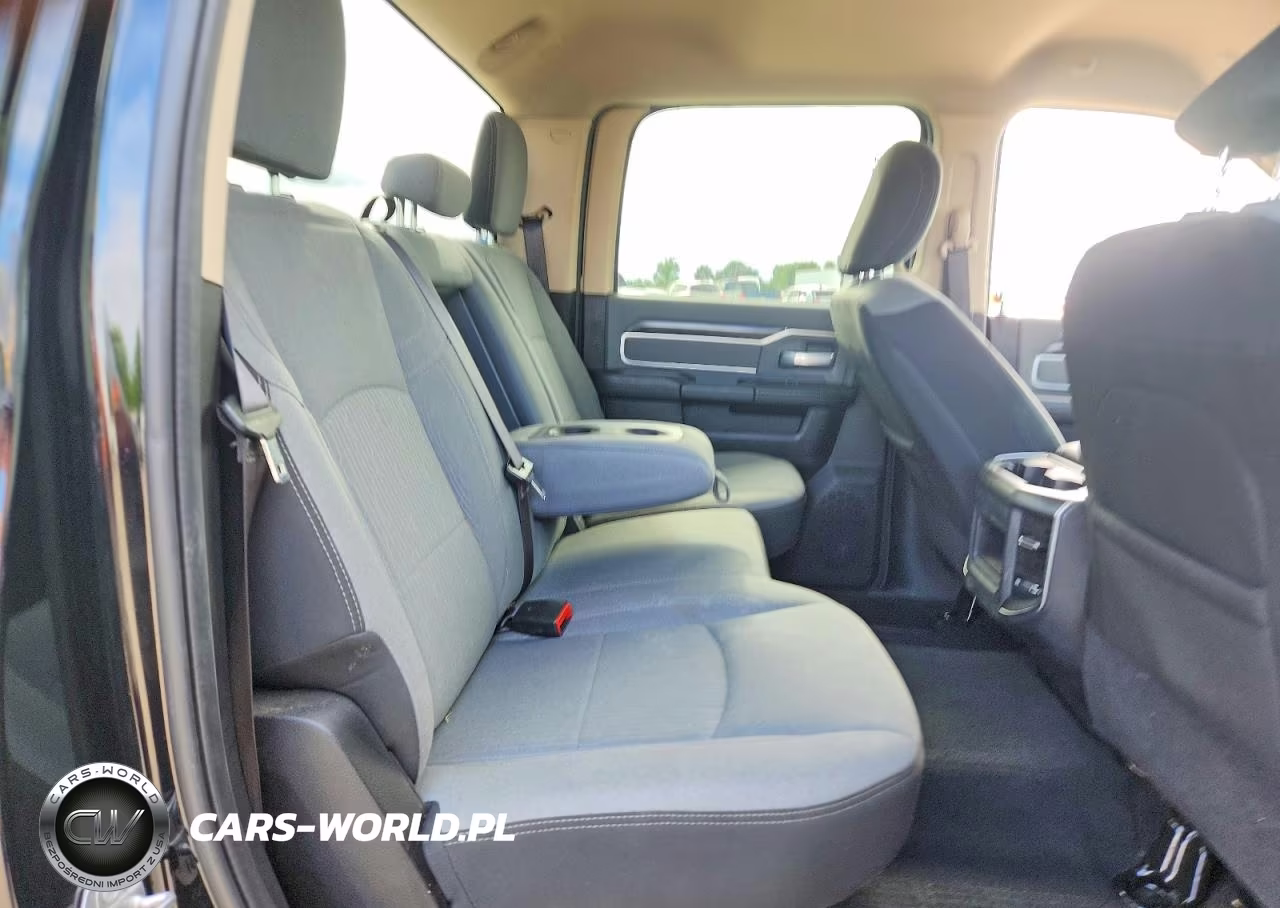 2019 Ram 2500 Big Horn VIN:3C6UR4DLXKG631816 - 10