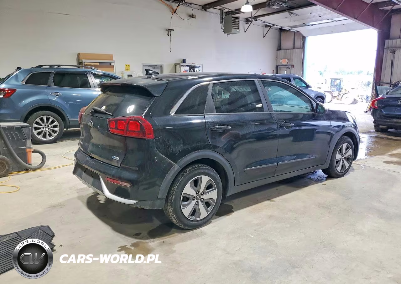 2018 Kia Niro Fe VIN:KNDCB3LC1J5118612 - 3