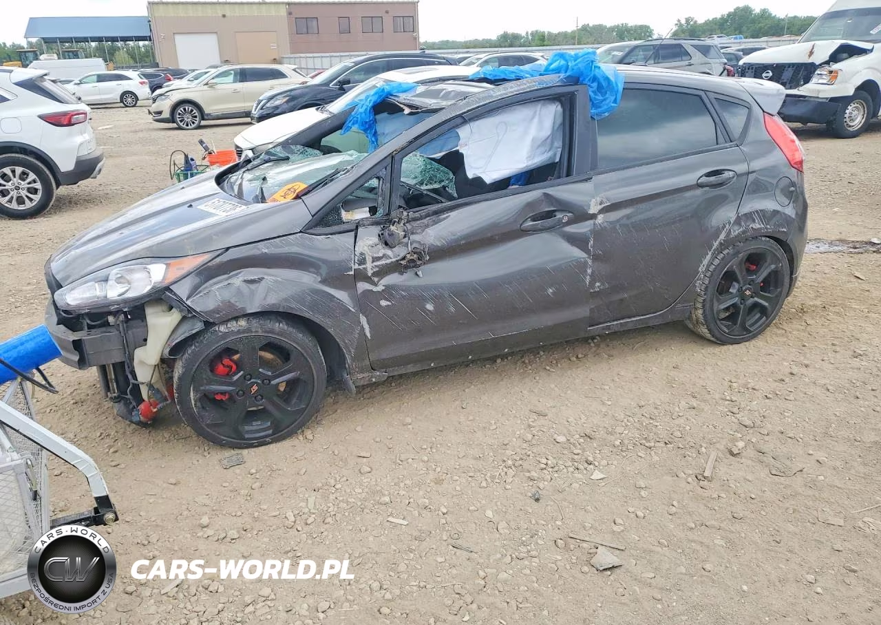2016 Ford Fiesta St – zdjęcie 1 z 12