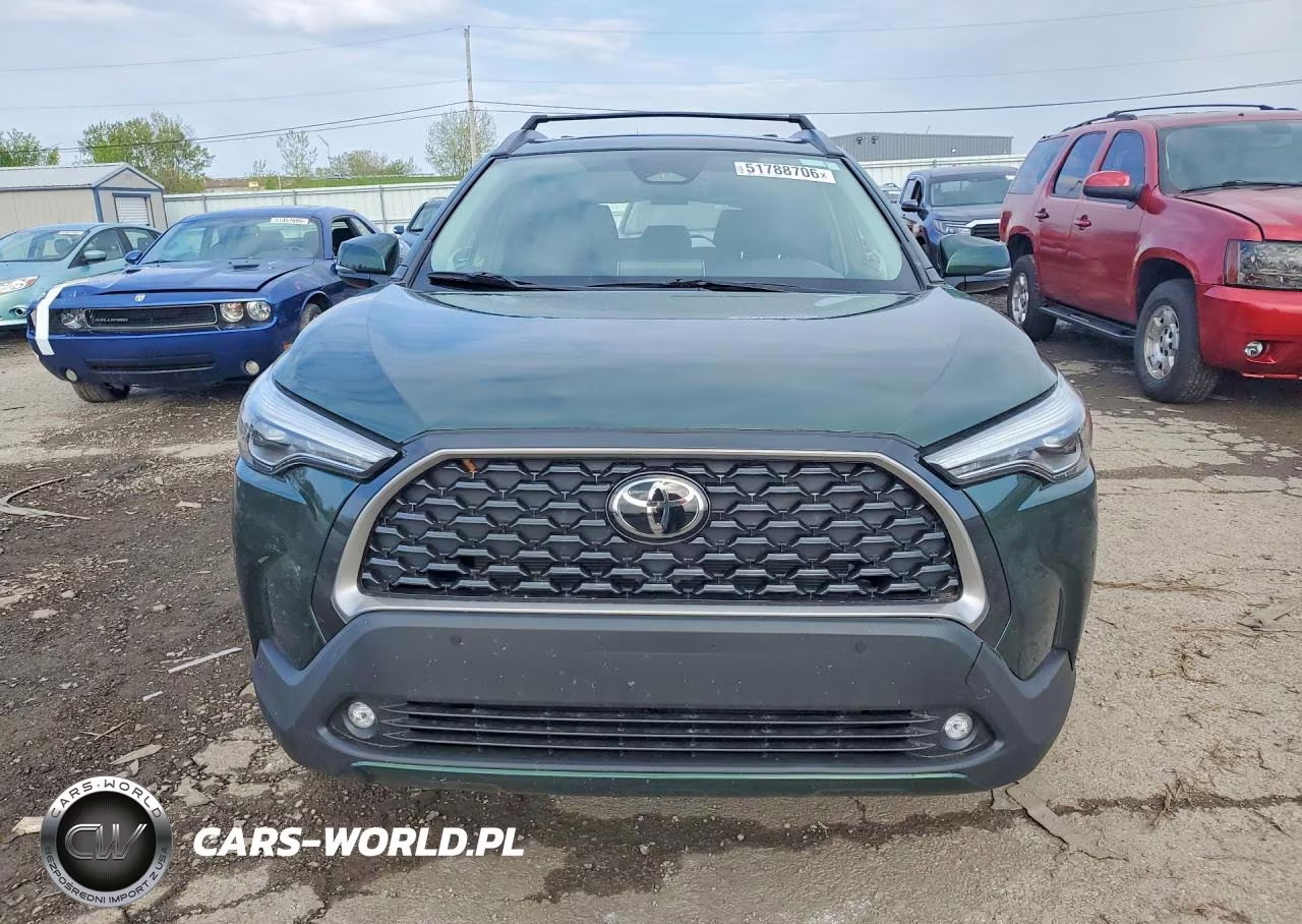 2023 Toyota Corolla Cross Xle VIN:7MUDAABG8PV060104 - 5