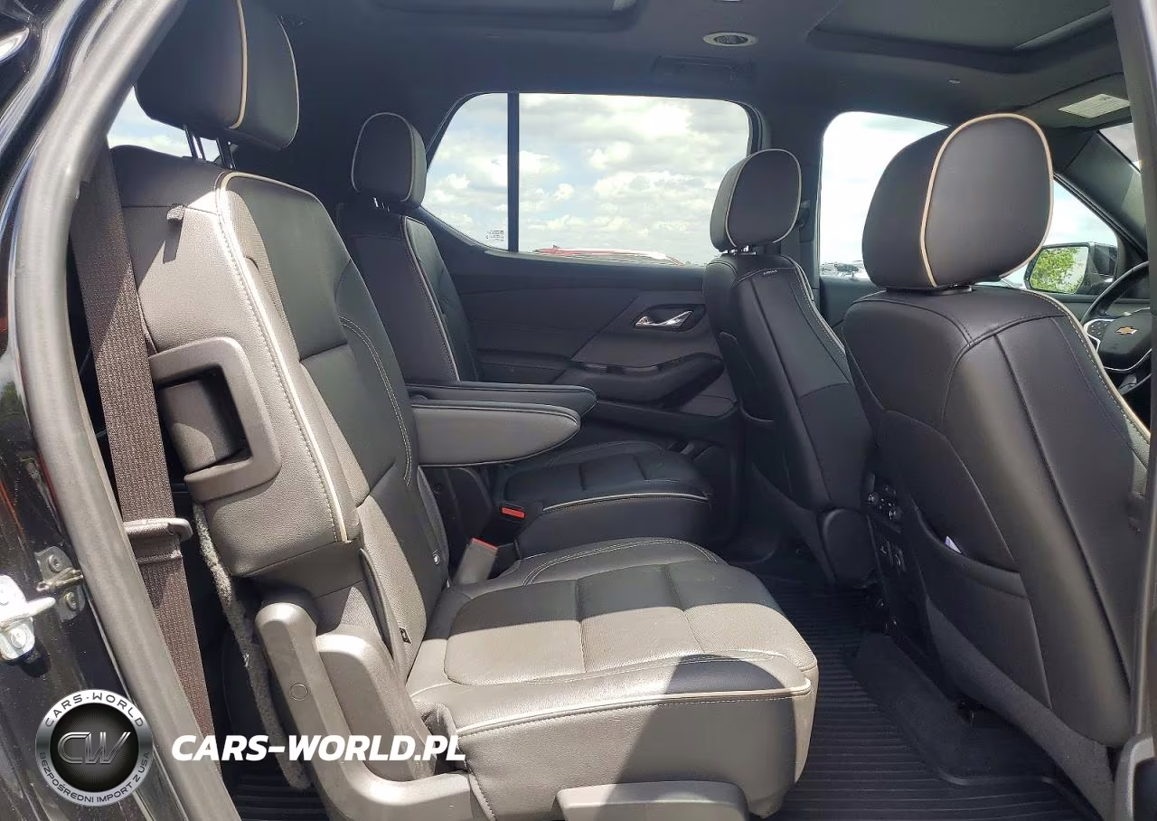 2022 Chevrolet Traverse Premier VIN:1GNEVKKW7NJ126269 - 11