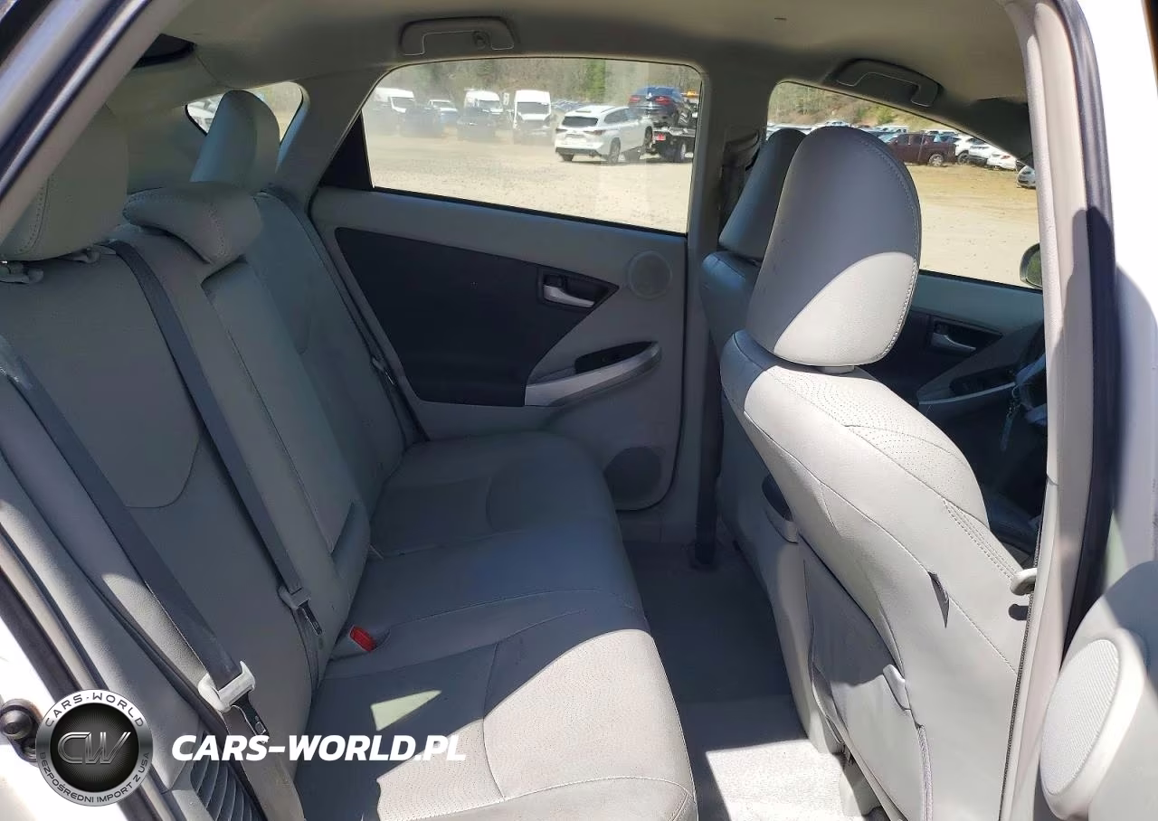 2011 Toyota Prius Four VIN:JTDKN3DU8B5327700 - 10