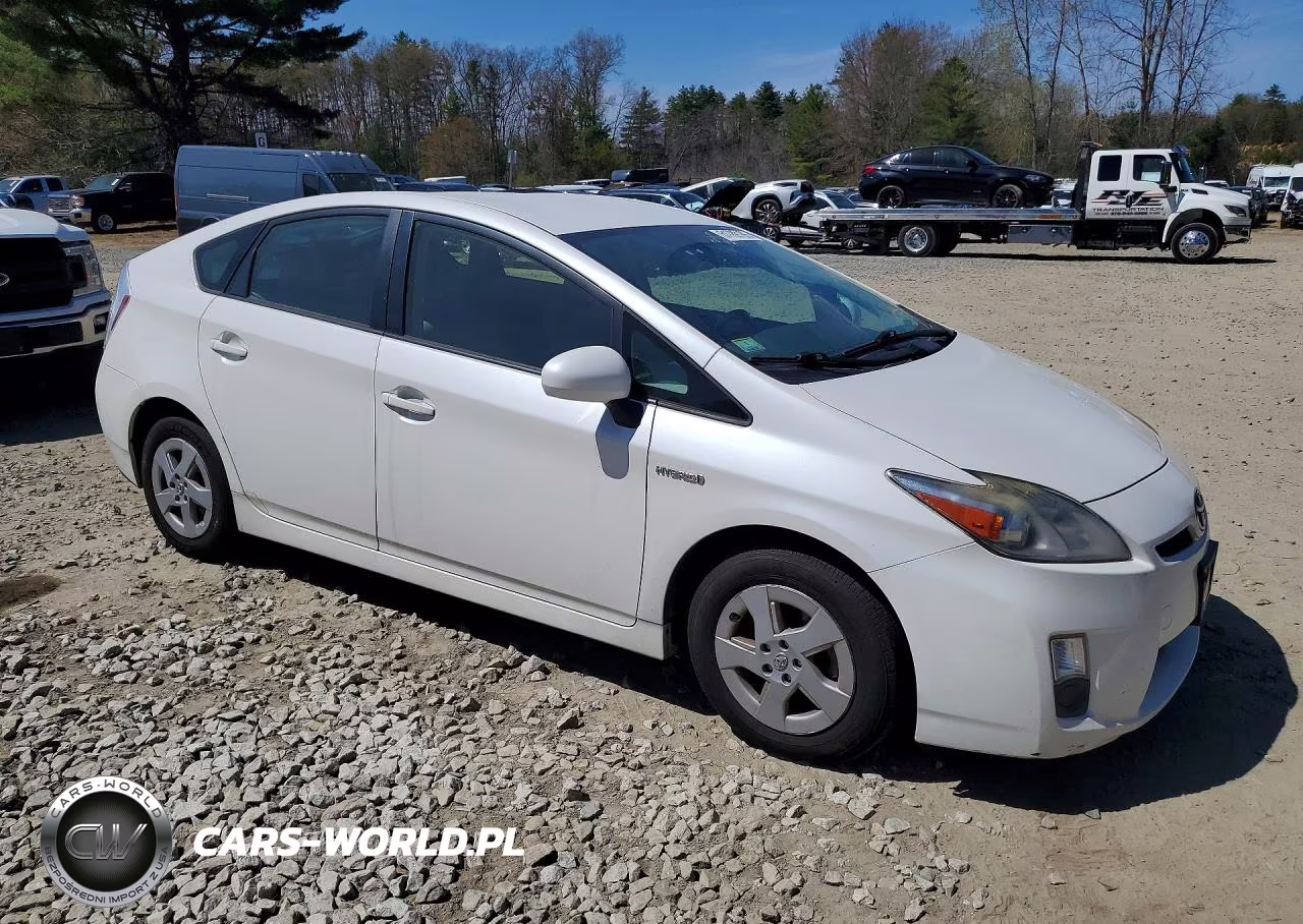 2011 Toyota Prius Four VIN:JTDKN3DU8B5327700 - 4