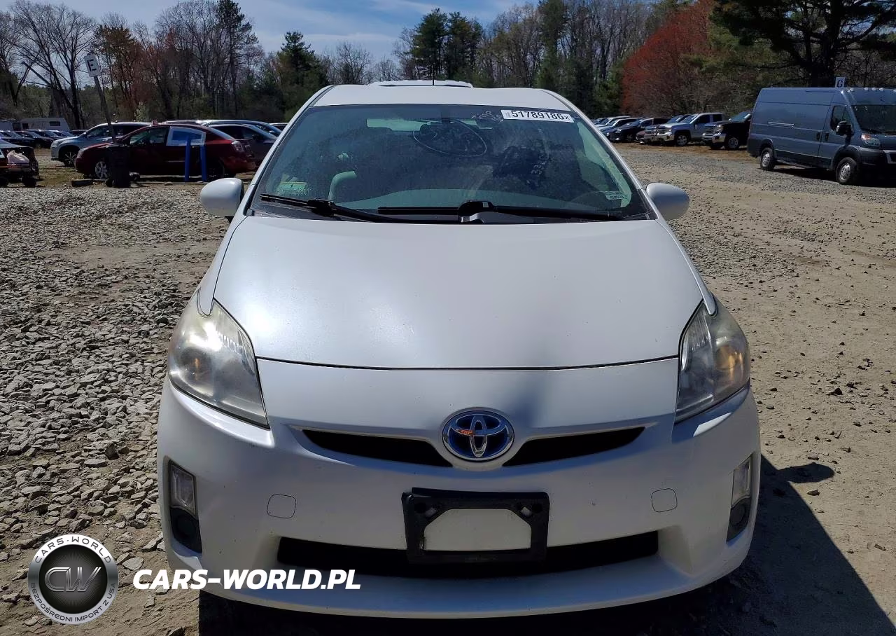 2011 Toyota Prius Four VIN:JTDKN3DU8B5327700 - 5