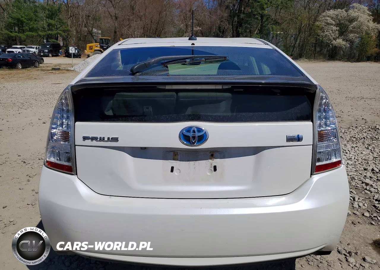 2011 Toyota Prius Four VIN:JTDKN3DU8B5327700 - 6