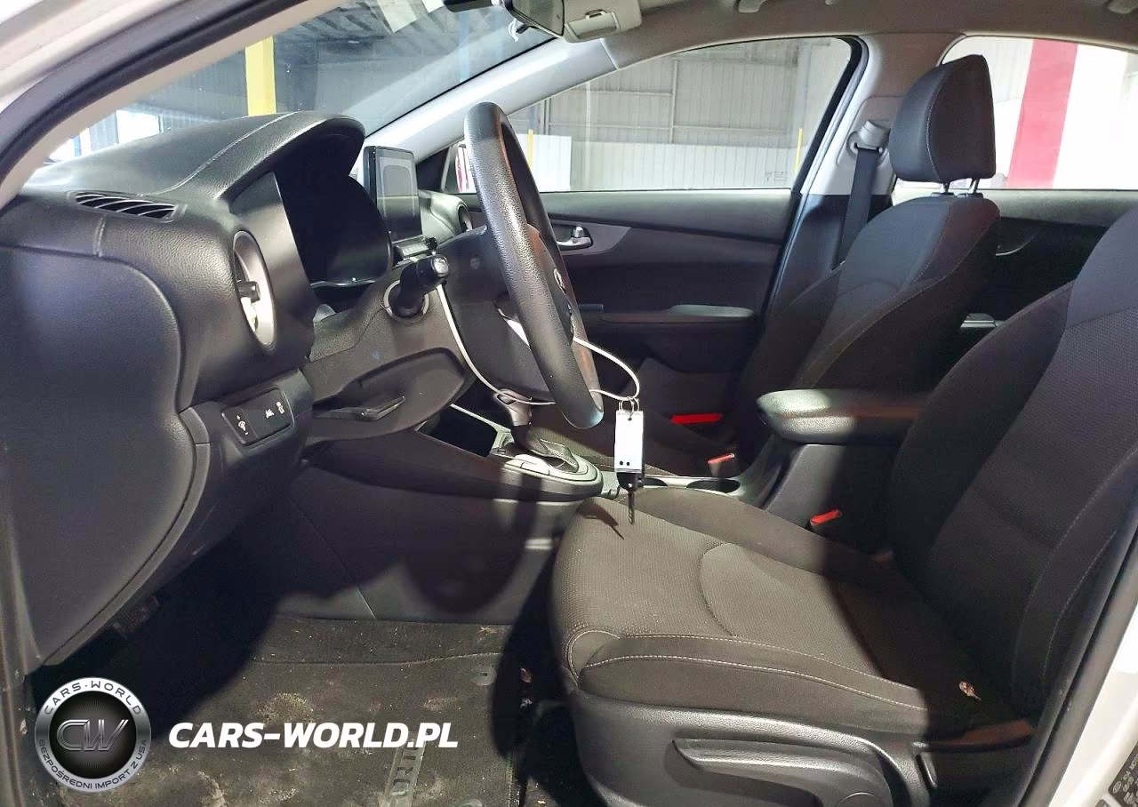 2021 Kia Forte Lxs VIN:3KPF24AD6ME269632 - 7