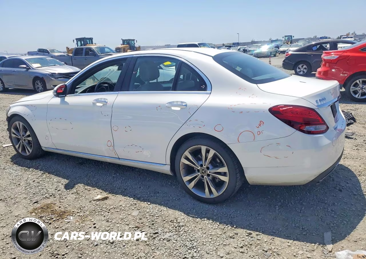 2018 Mercedes-Benz C 300 VIN:55SWF4JB0JU280813 - 2