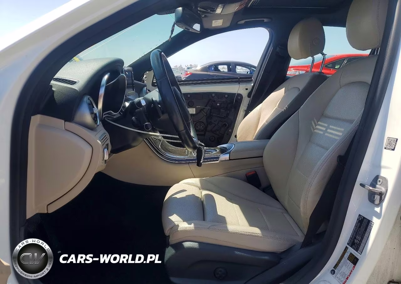 2018 Mercedes-Benz C 300 VIN:55SWF4JB0JU280813 - 7