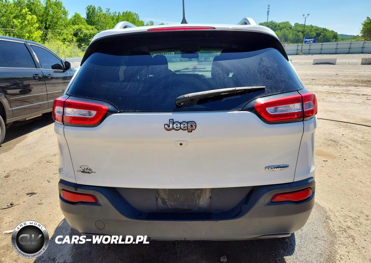 2016 Jeep Cherokee Latitude VIN:1C4PJLCB3GW209718 - 6