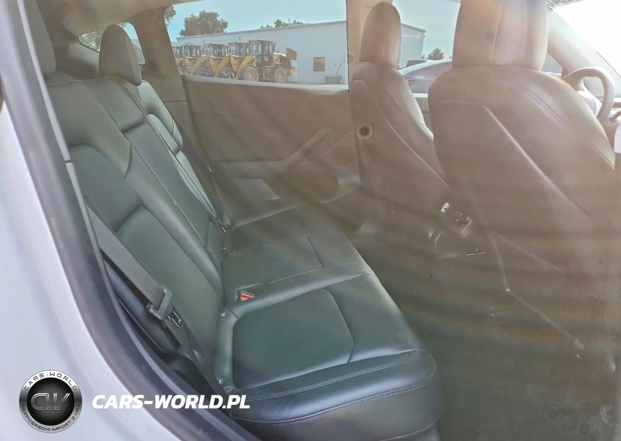 2022 Tesla Model Y VIN:7SAYGDEE6NF549367 - 10