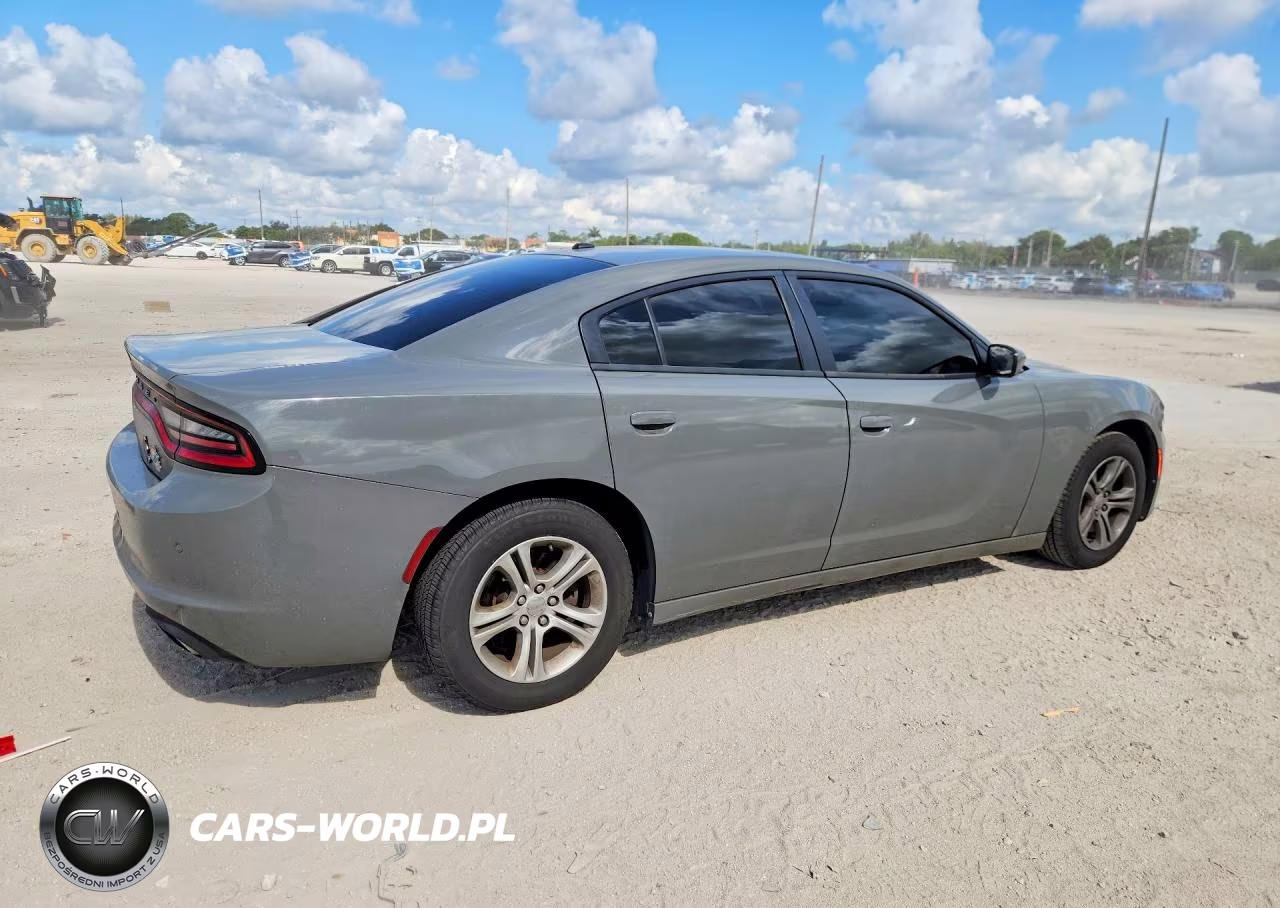 2019 Dodge Charger Sxt VIN:2C3CDXBG3KH725681 - 3