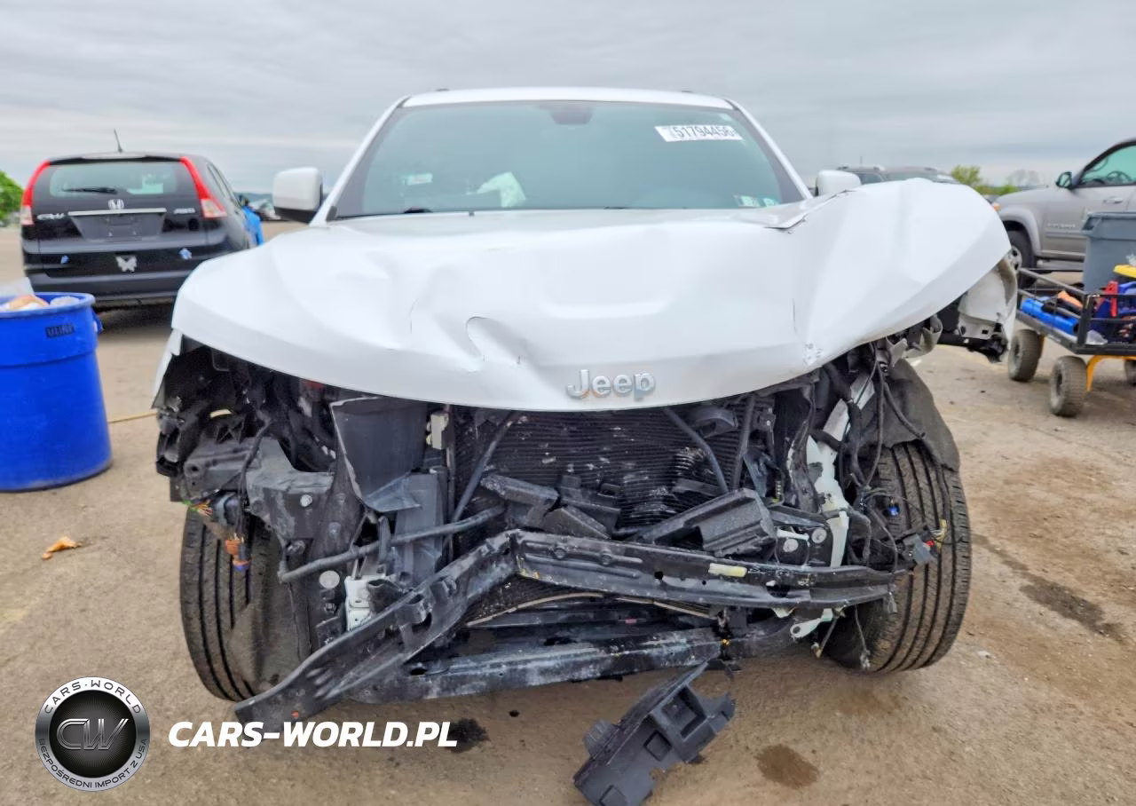 2018 Jeep Grand Cherokee Laredo VIN:1C4RJFAG4JC453945 - 5