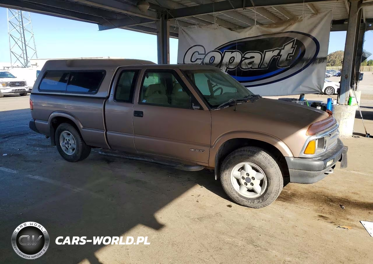 1997 Chevrolet S Truck S10 VIN:1GCDT19X0V8206698 - 4