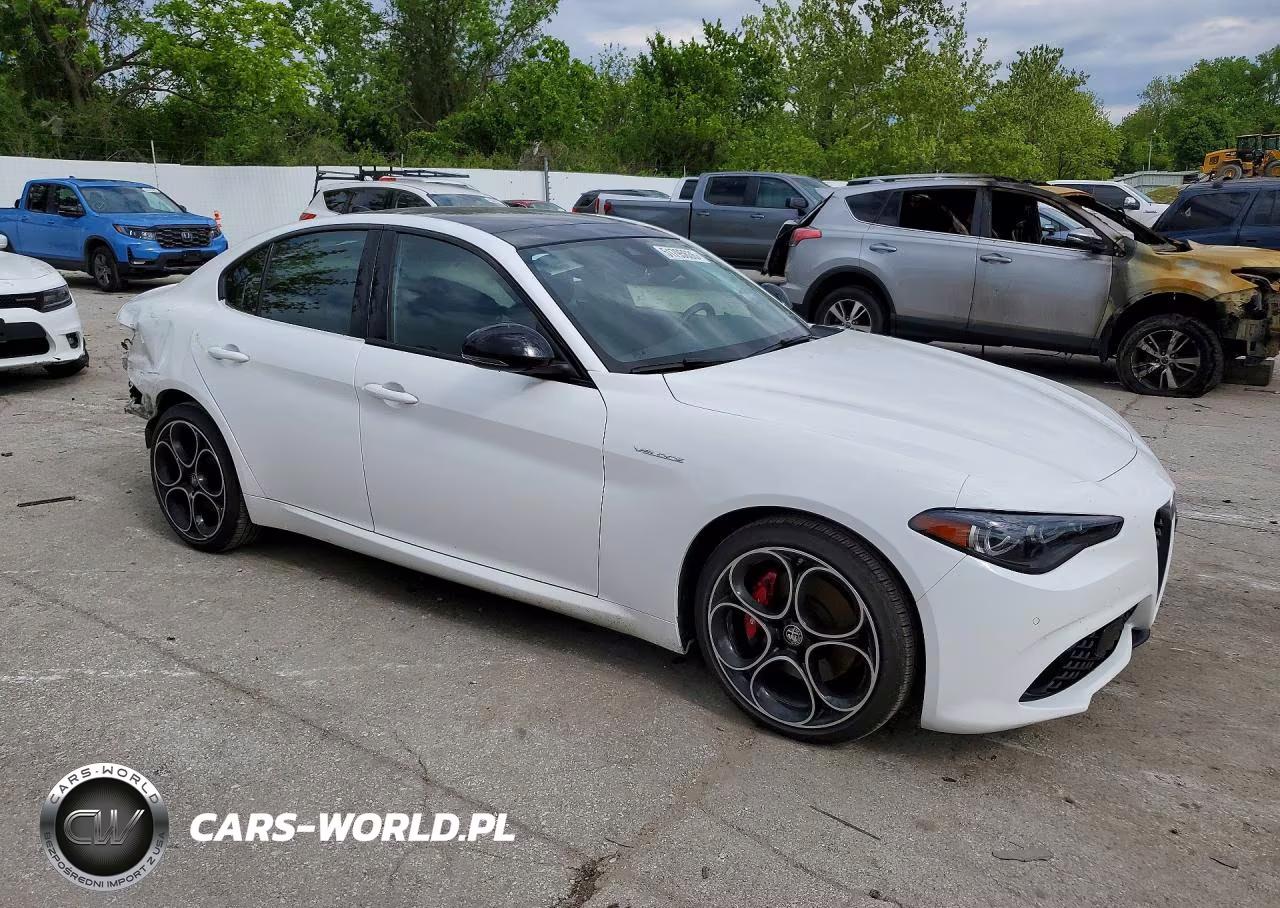 2024 Alfa Romeo Giulia Ti VIN:ZARFANBN2R7687876 - 4
